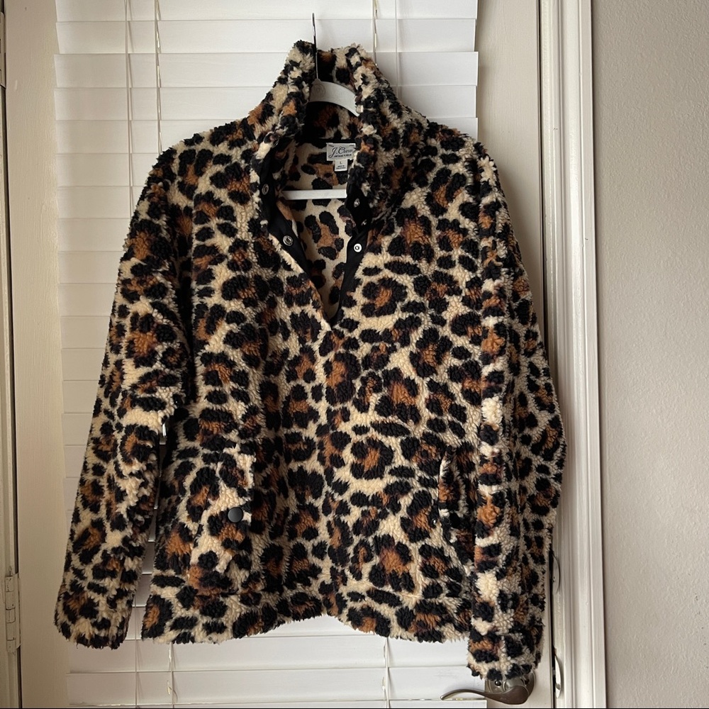 JCrew Leopard Fleece snap collar
